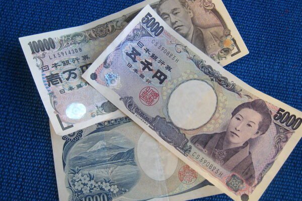 When Central Banks Step In: Five Currency Interventions and What Happened Next