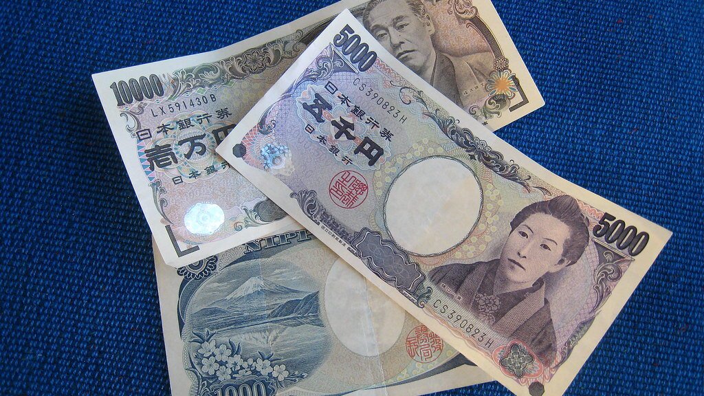Japanese yen banknotes of 1,000, 5,000 and 10,000 yen